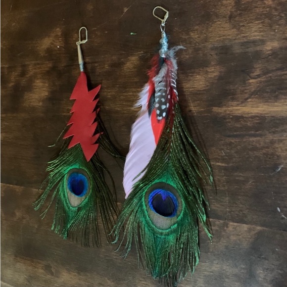 ⚡️🦚Grateful Dead bolt peacock feather earrings ! - Picture 2 of 4